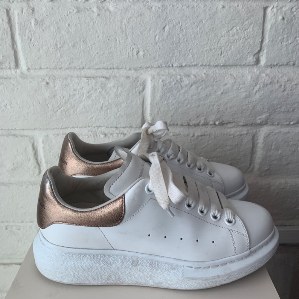 Sneakers - Picture 4 of 7